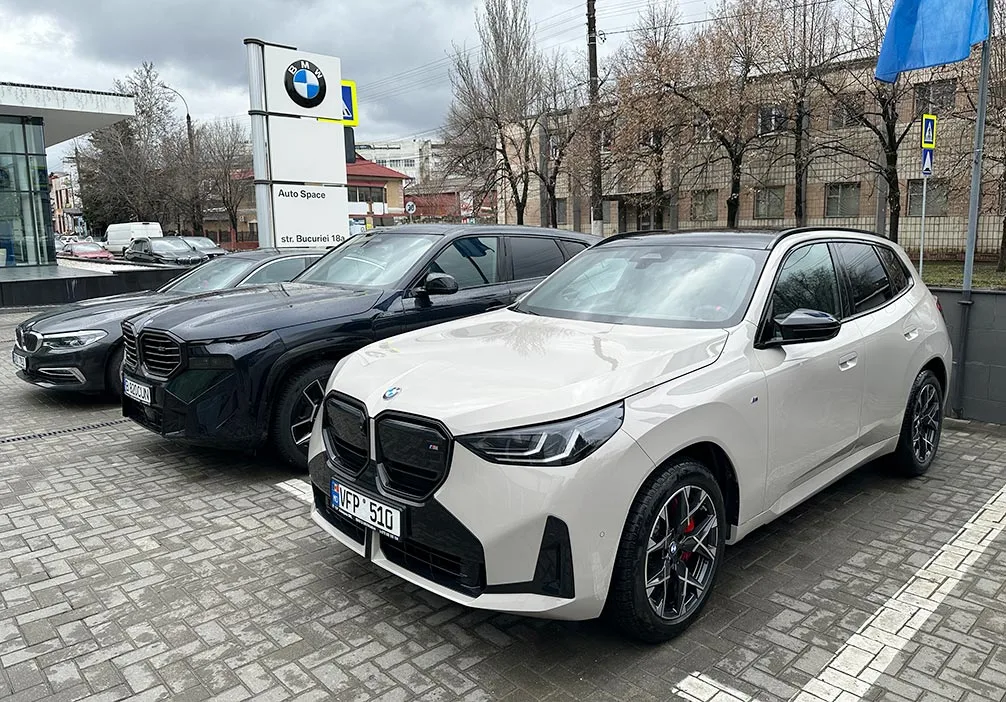 BMW X3 M50 at the official BMW service