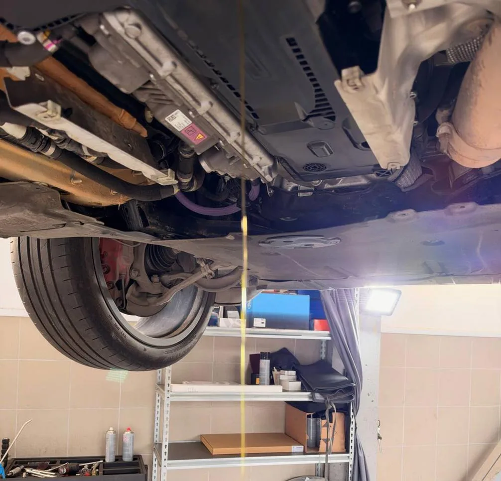 BMW X3 M50 on the lift for the gearbox oil refill