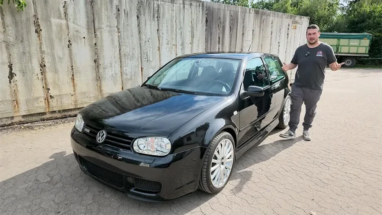 (Video) A German enthusiast explores the VW Golf 4 R32 and its 3.2-litre VR6 engine